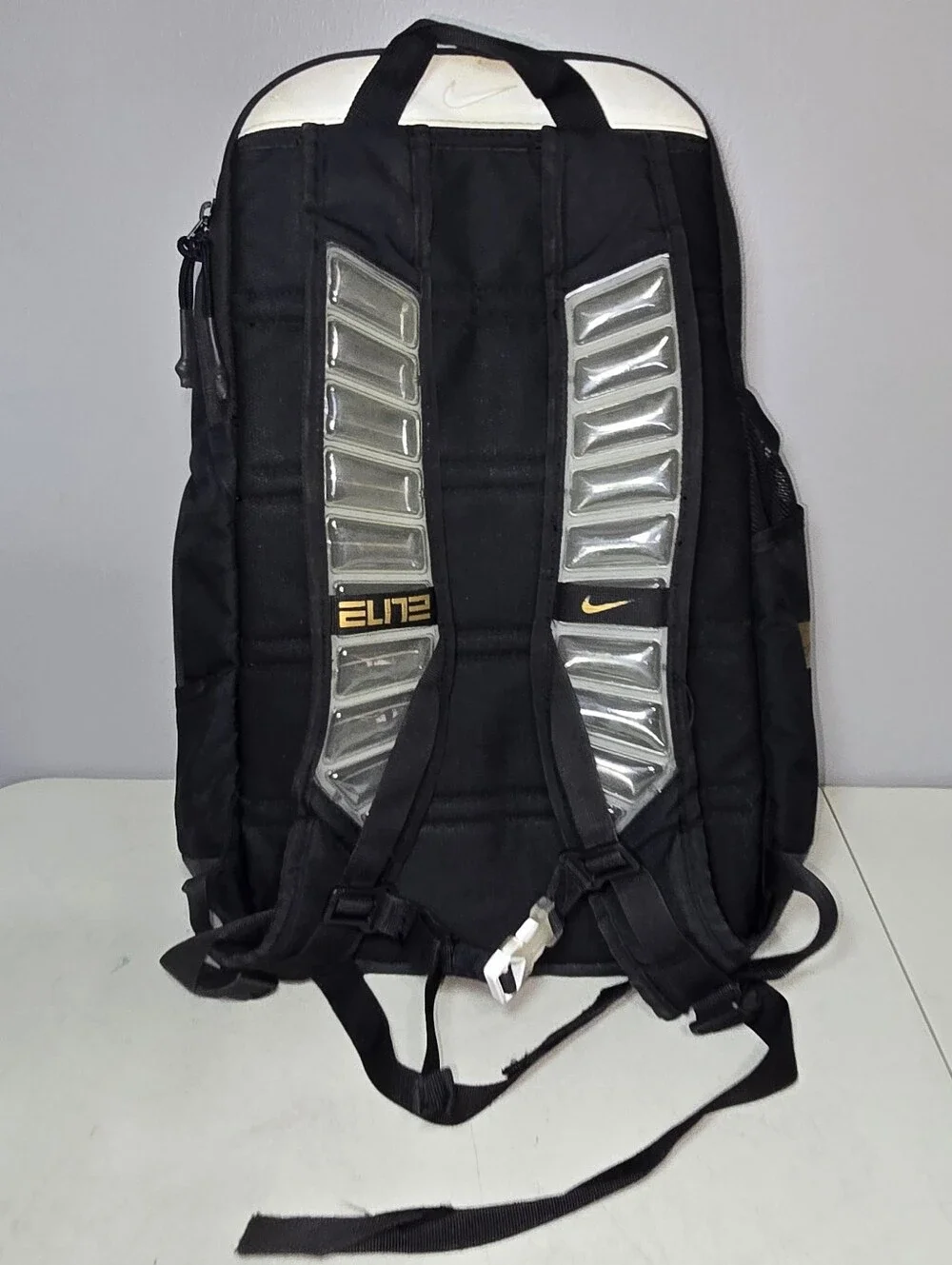 Nike Hoops Elite Pro 32L Basketball Backpack - Black/Gold